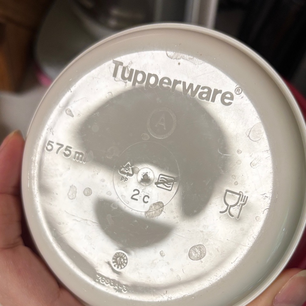 Hello Kitty Nested Tupperware Containers - Picture 3 of 13